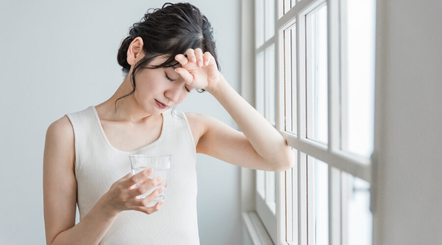 更年期で悩む女性